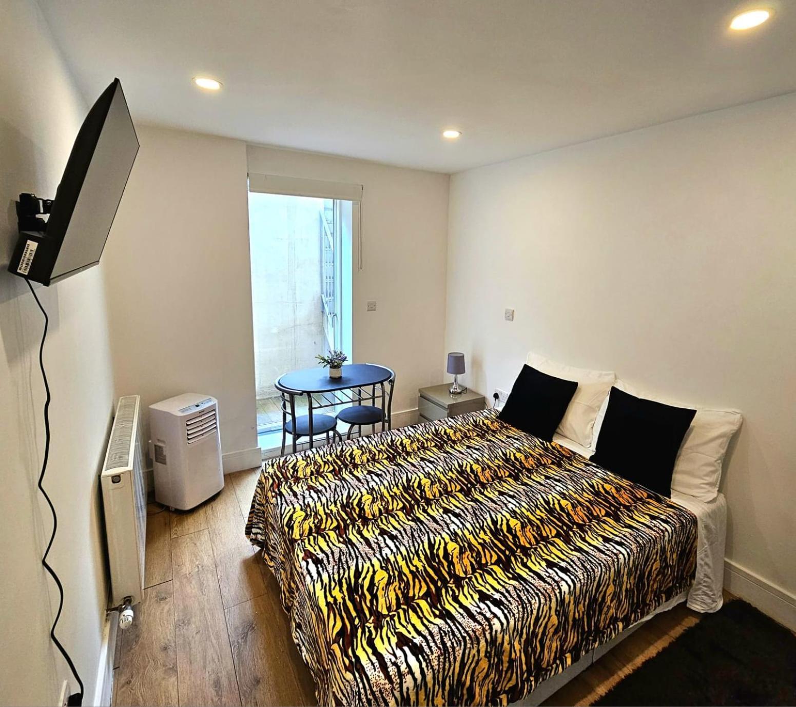 Oliver Double Room London Exterior photo